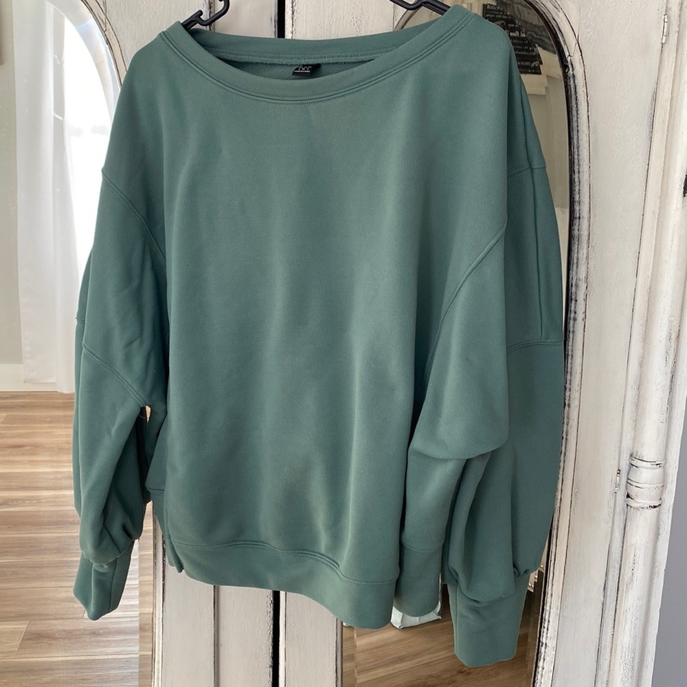 Loose Crewneck